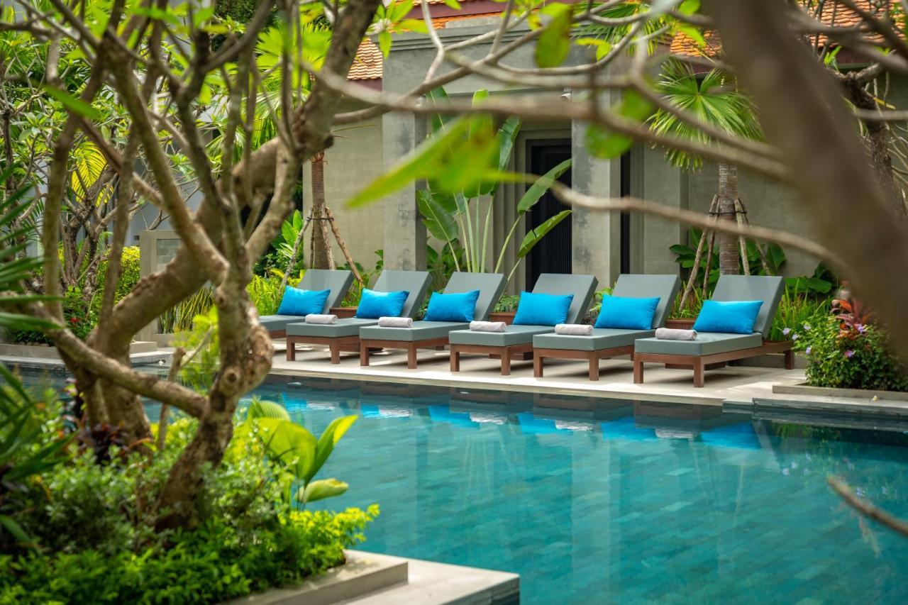 Eightfold Urban Resort Siem Reap Dış mekan fotoğraf The swimming pool at the hotel