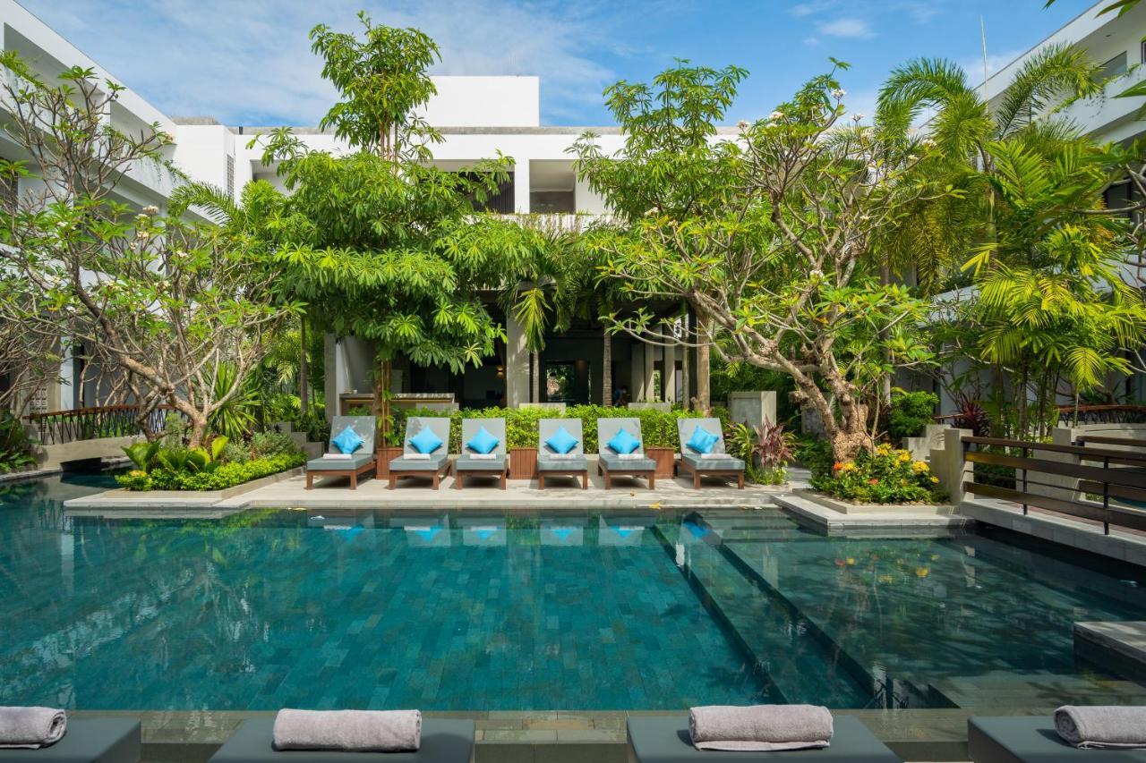 Eightfold Urban Resort Siem Reap Dış mekan fotoğraf The hotel's pool