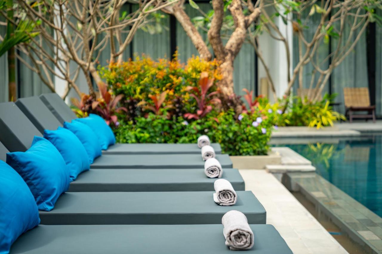 Eightfold Urban Resort Siem Reap Dış mekan fotoğraf Pool at the hotel