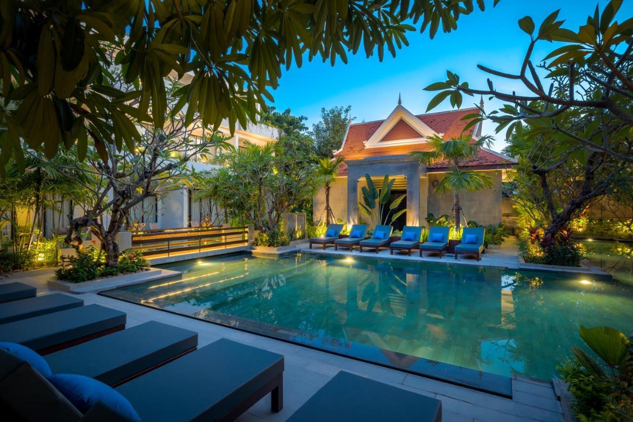Eightfold Urban Resort Siem Reap Dış mekan fotoğraf The hotel's swimming pool