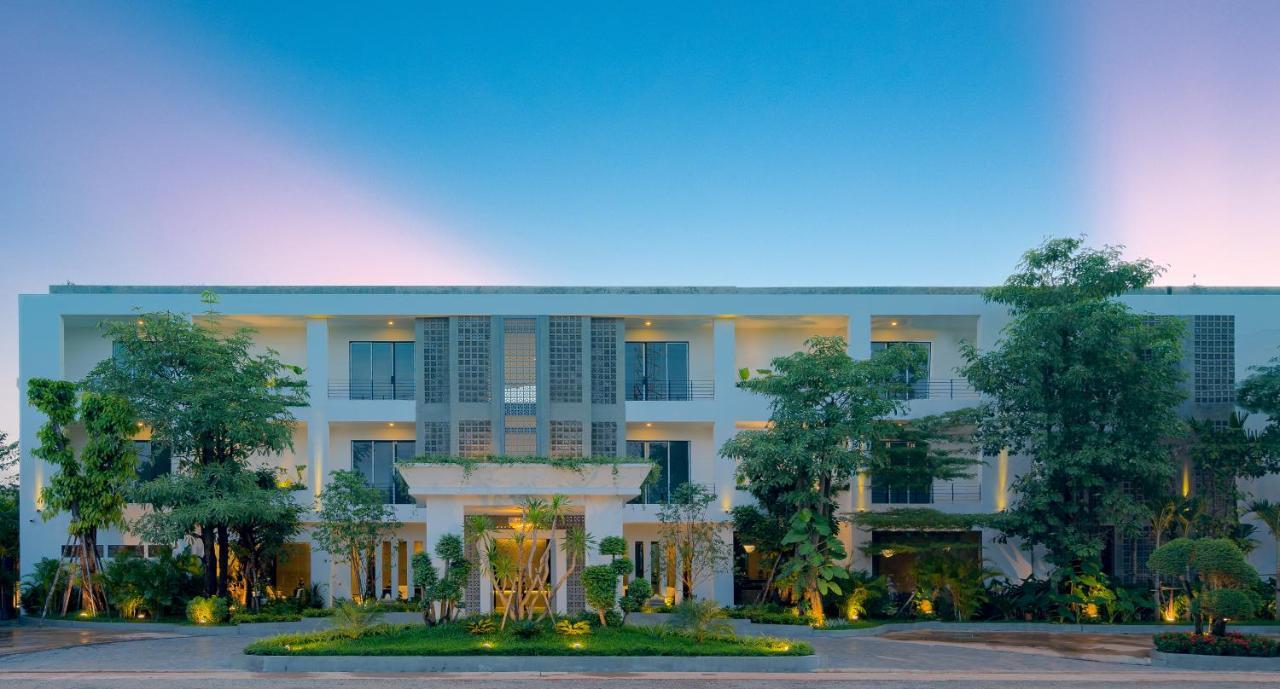Eightfold Urban Resort Siem Reap Dış mekan fotoğraf The 137 Pillars Hotel