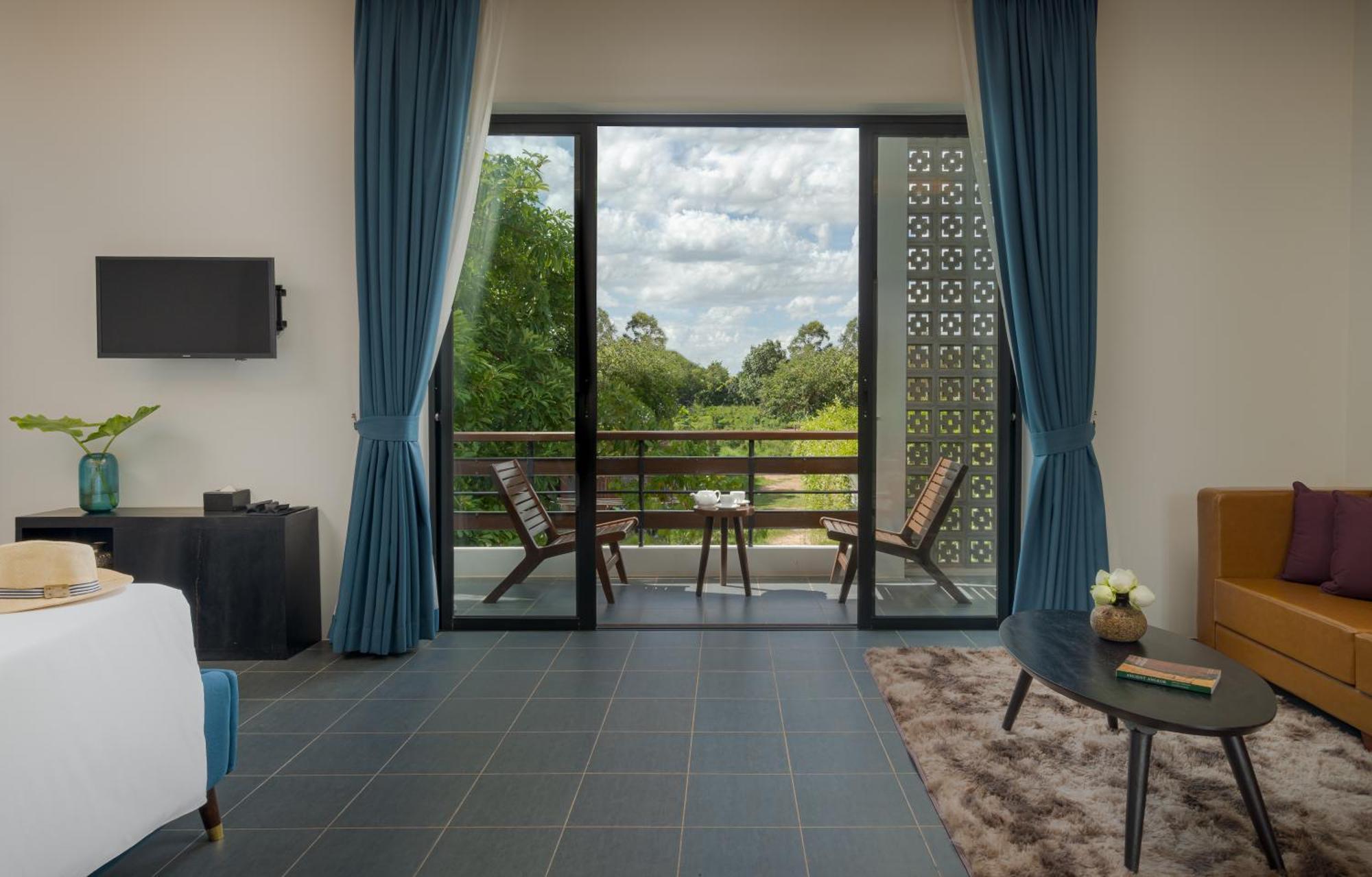 Eightfold Urban Resort Siem Reap Oda fotoğraf Deluxe Room with private balcony